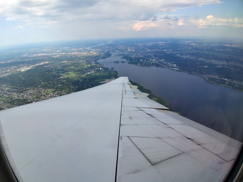 AF327 YOW to CDG