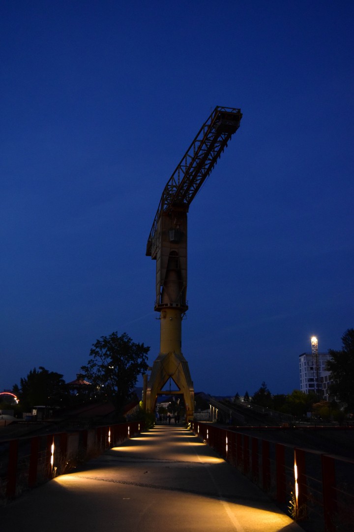 Grue Titan Jaune, 44200 Nantes