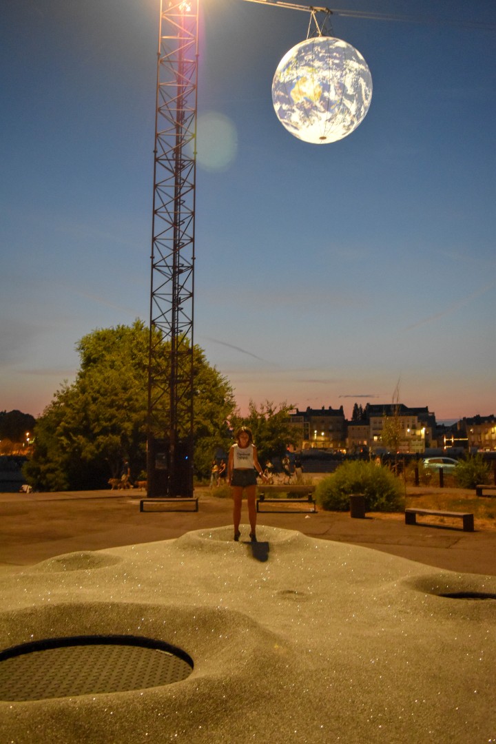 On Va Marcher Sur La Lune, Quai Fernand Crouan, 44200 Nantes