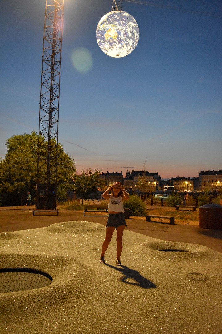 On Va Marcher Sur La Lune, Quai Fernand Crouan, 44200 Nantes