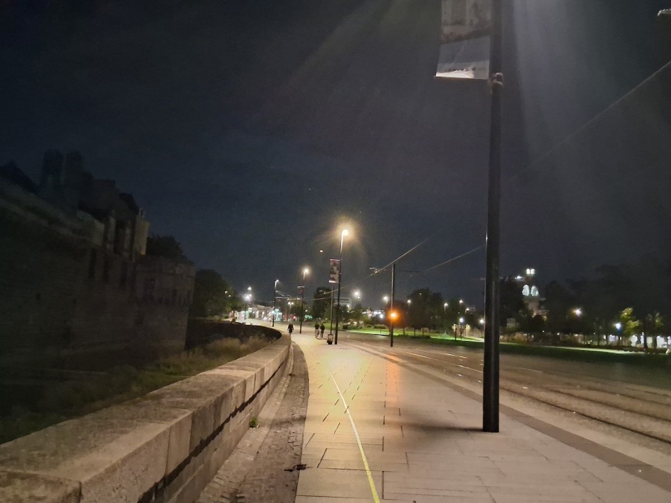 Cours John-Kennedy, along the Château des ducs de Bretagne at 5 a.m., Nantes, Loire-Atlantique, France
