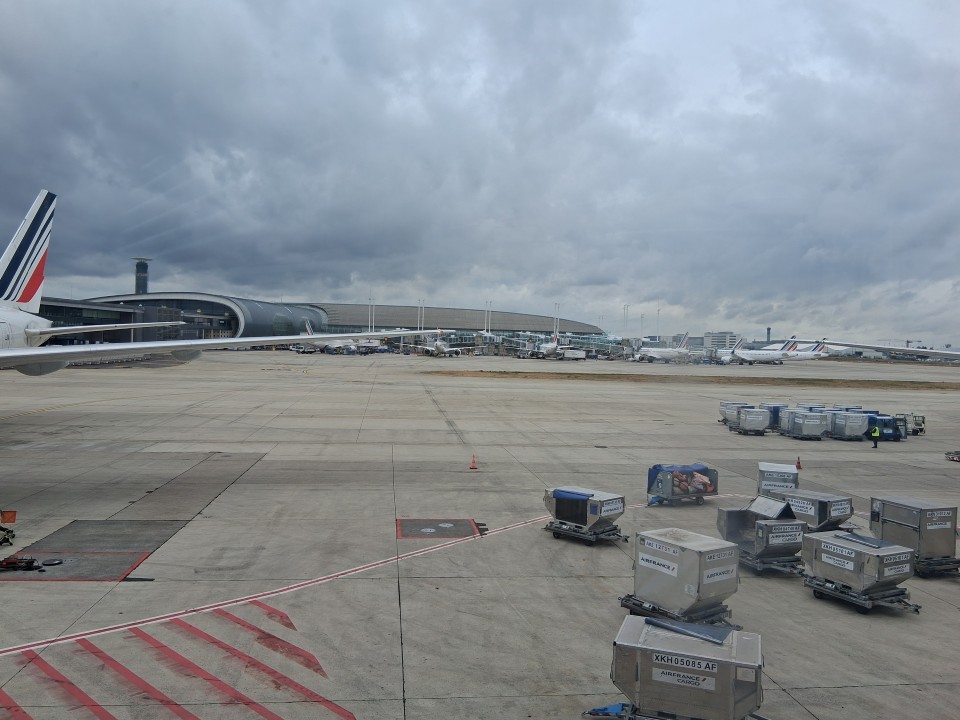 Air France flight AF328 from Paris Charles de Gaulle Airport to Ottawa, France