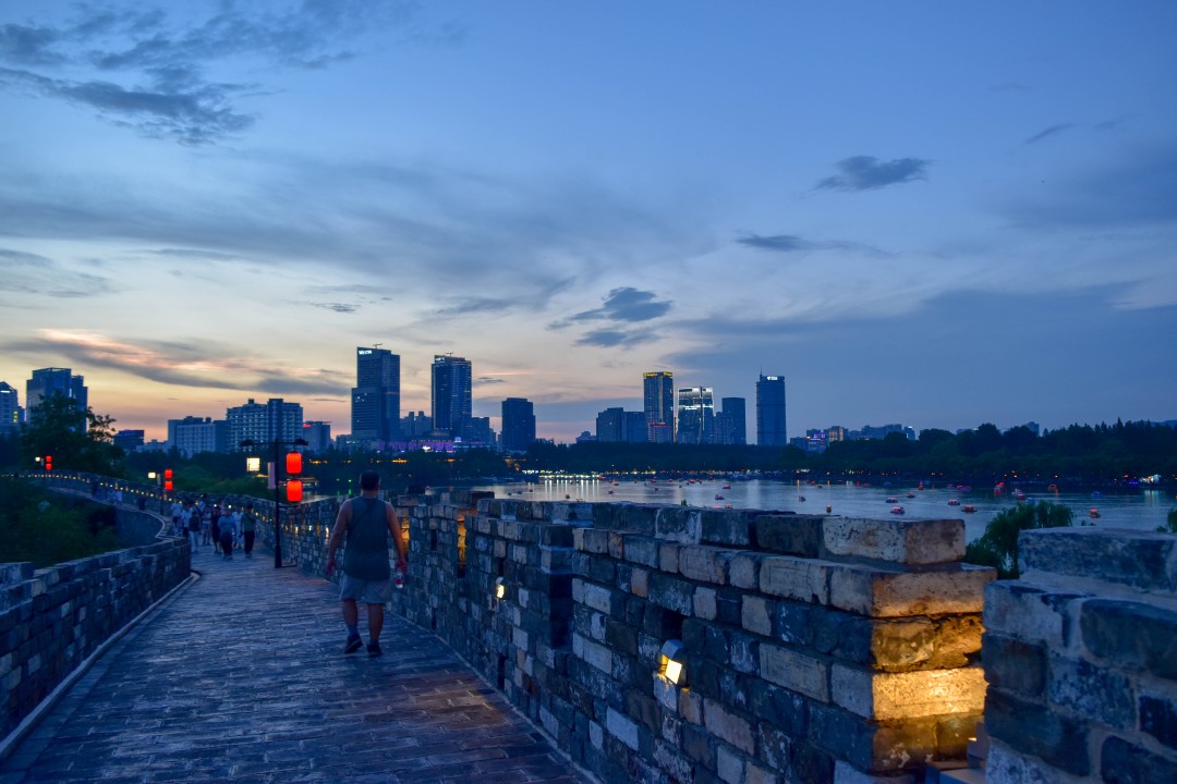 Nanjing City Wall (南京城墙, Nánjīng Chéngqiáng) — Nanjing, Jiangsu, China.