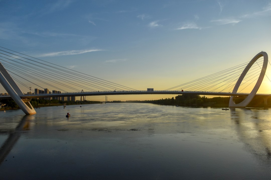 Pedestrian Eye Bridge (眼步桥, Yǎnbù Qiáo) — Nanjing, Jiangsu, China.