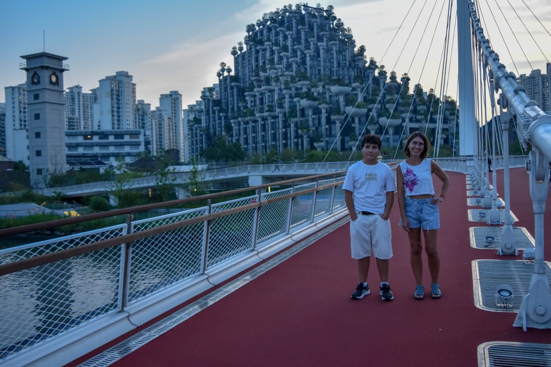 Lujiazui Riverside Promenade 陆家嘴滨江大道 (Lùjiāzuǐ Bīnjiāng Dàdào) — Lujiazui, Pudong New Area, Shanghai, Shanghai Municipality, China