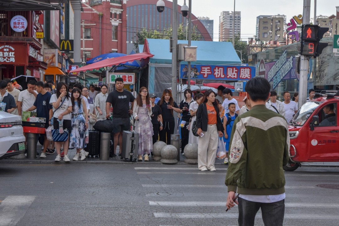 中山路 (Zhōngshān Lù), Heping District, Shenyang, Liaoning, China.