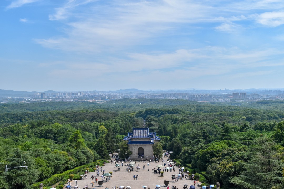 Sun Yat-sen Mausoleum (中山陵, Zhōngshān Líng) — Xuanwu District (玄武区), Nanjing, Jiangsu, China.