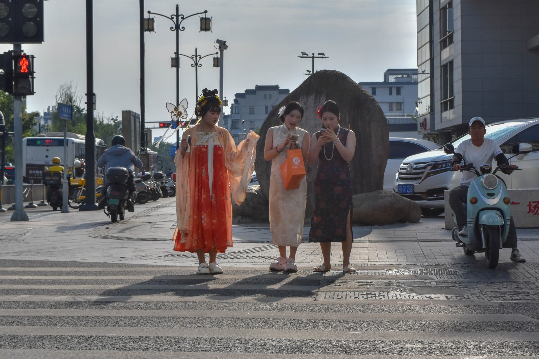 Guanqian Street (观前街, Guānqián Jiē) — Gusu District, Suzhou, Jiangsu, China.