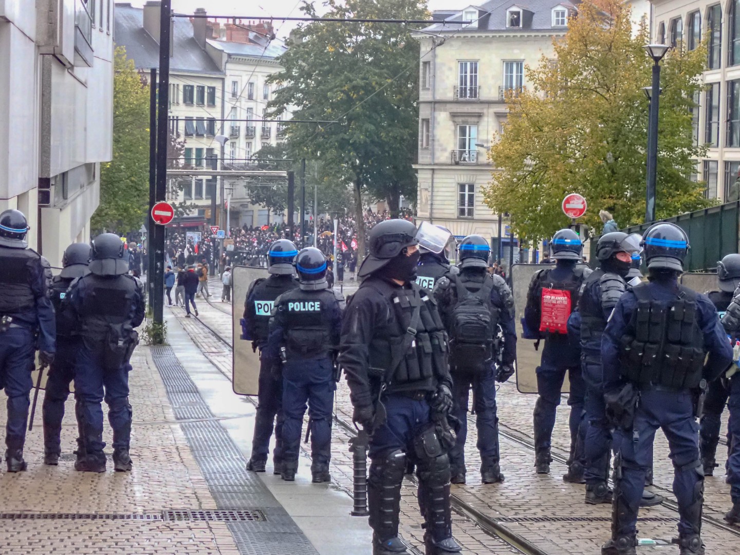 The face-off — Oct. 24, 2026, Rue du Pont Sauvetout, Nantes, Pays de la Loire, France