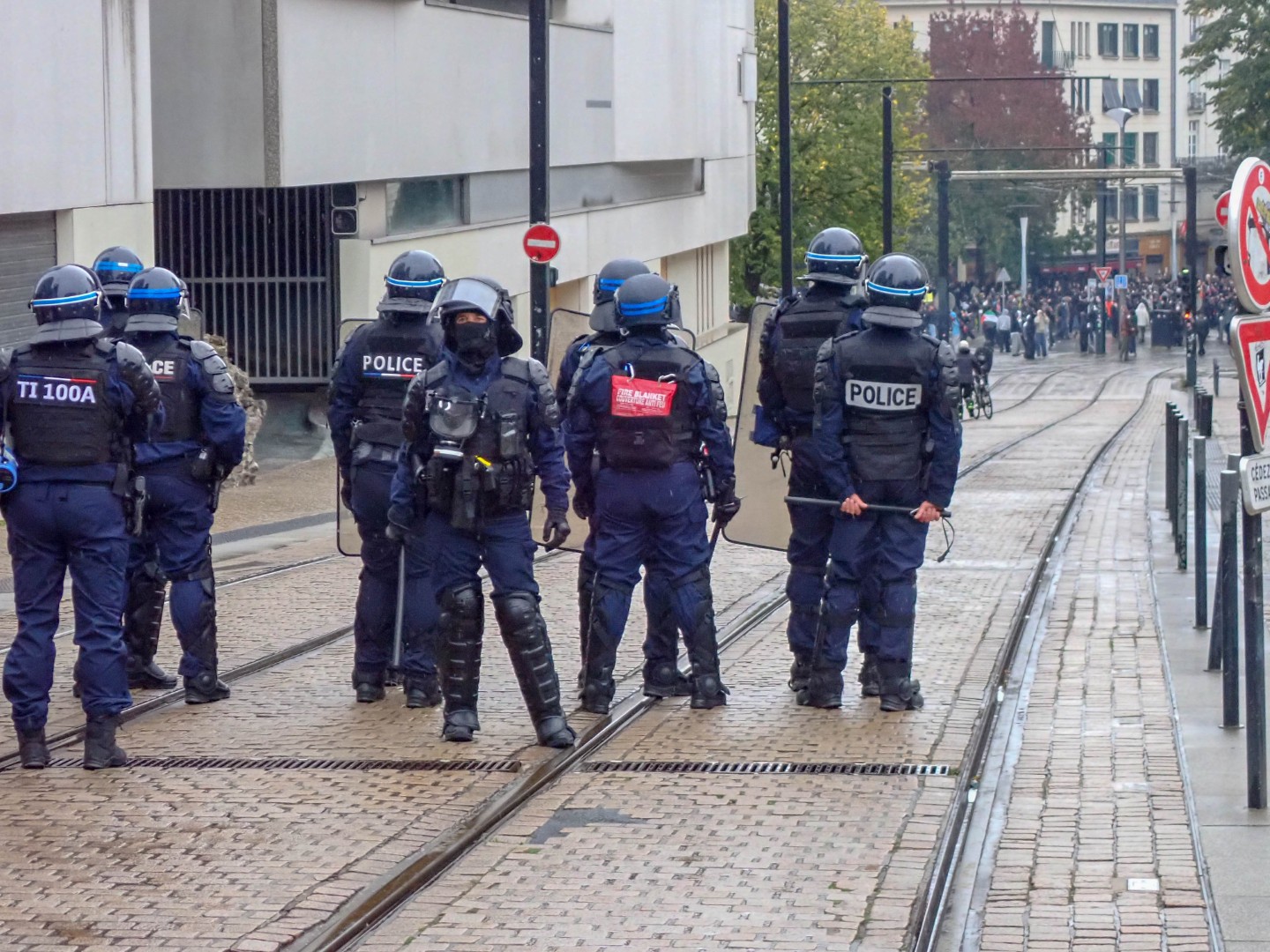The face-off — Oct. 24, 2026, Rue du Pont Sauvetout, Nantes, Pays de la Loire, France