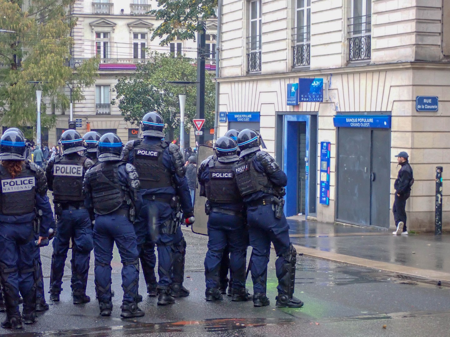 The face-off — Oct. 24, 2026, Rue du Pont Sauvetout, Nantes, Pays de la Loire, France